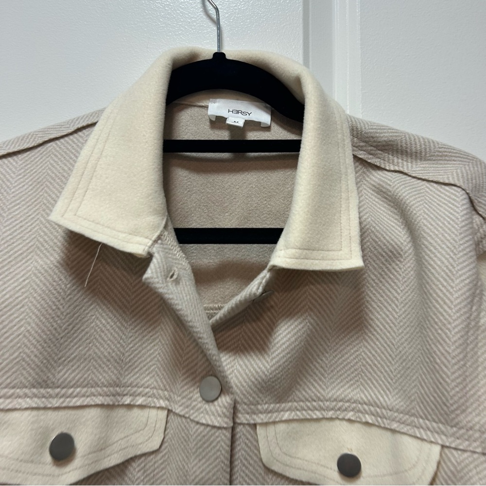 Elegant Cream and Gray Women's Utility Jacket - Picture 3 of 10